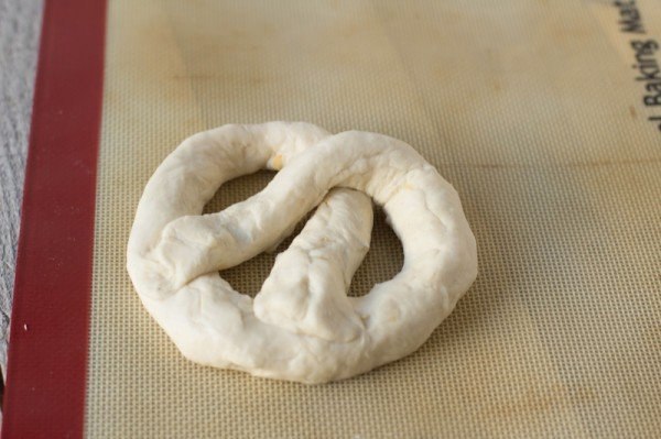 Крендели с сыром.