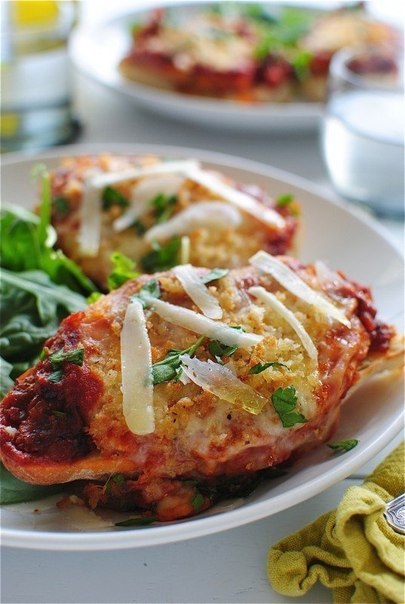 Курица в сыре под соусом. 