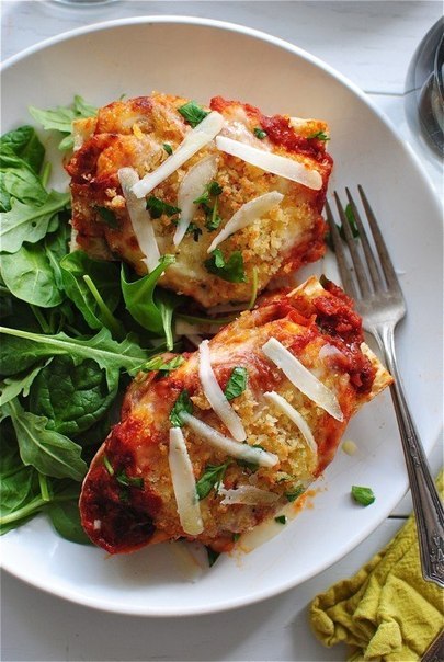Курица в сыре под соусом. 